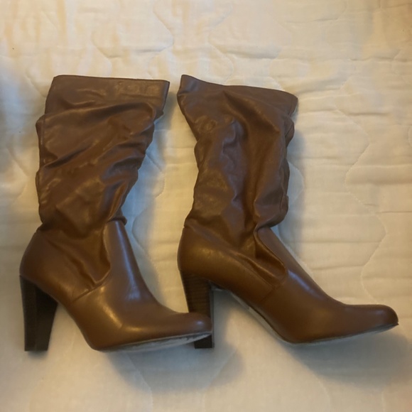 Nine West slouchy boots - Picture 2 of 8